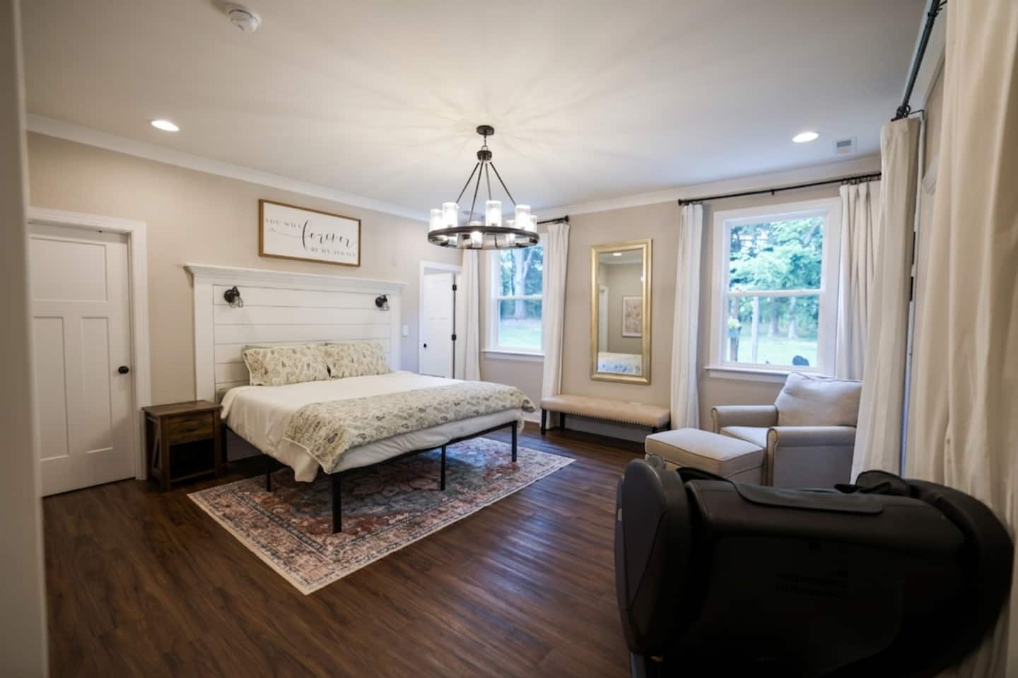 Bales Manor — bedroom