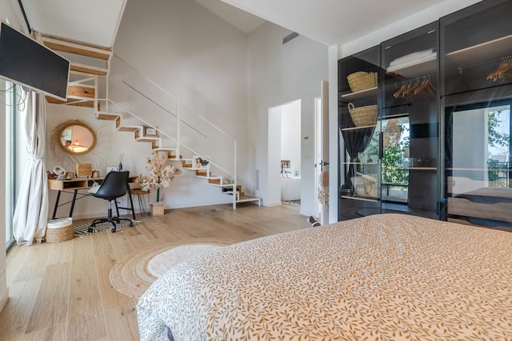 Dormitorio confortable y luminoso para descansar durante tus vacaciones en la Costa Blanca