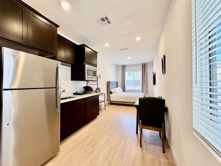 Modern And Cozy Upgraded 1 Bed/1 Bath Suite - Las Vegas, NV