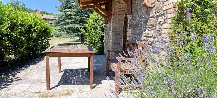 Il Tempio Delle Api - La Casa Torre - Gubbio