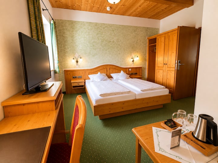 Hotel Schatten | Doppelzimmer 22 - Grainau