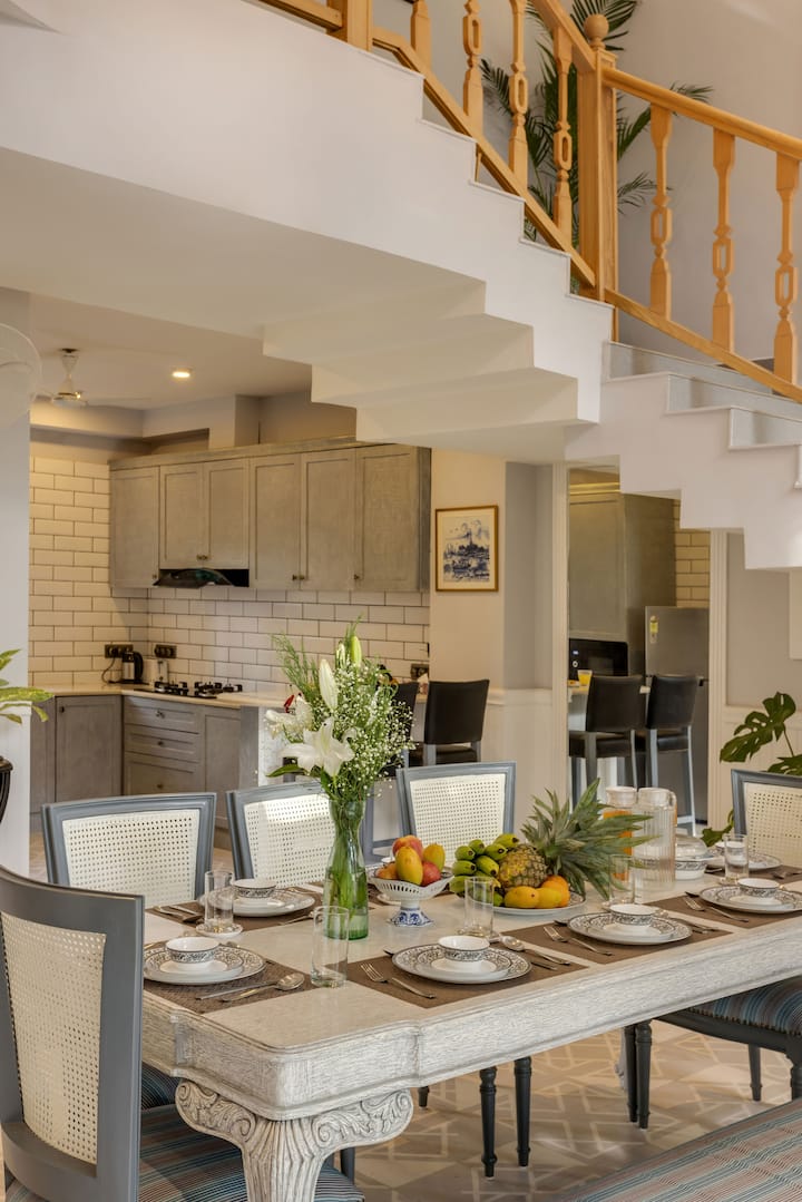 Dining area image 3