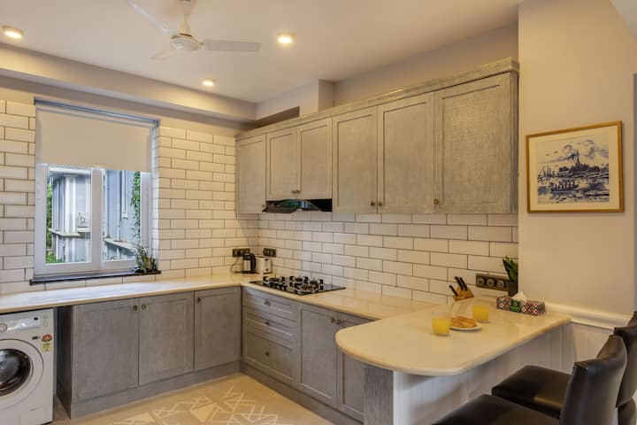 Full kitchen image 1