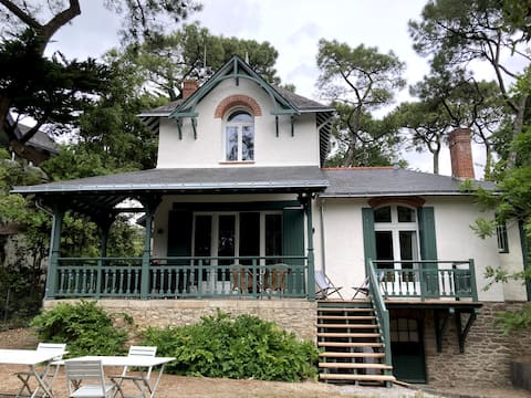 Quiet and renovated, sea view, 150 m from beach & center