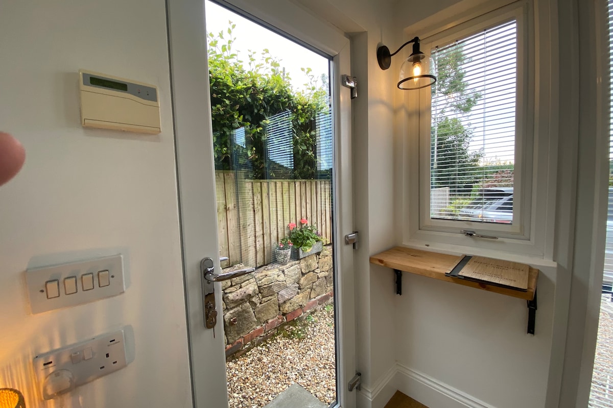 Air conditioned cosy cabin retreat in Derbyshire – photo 19