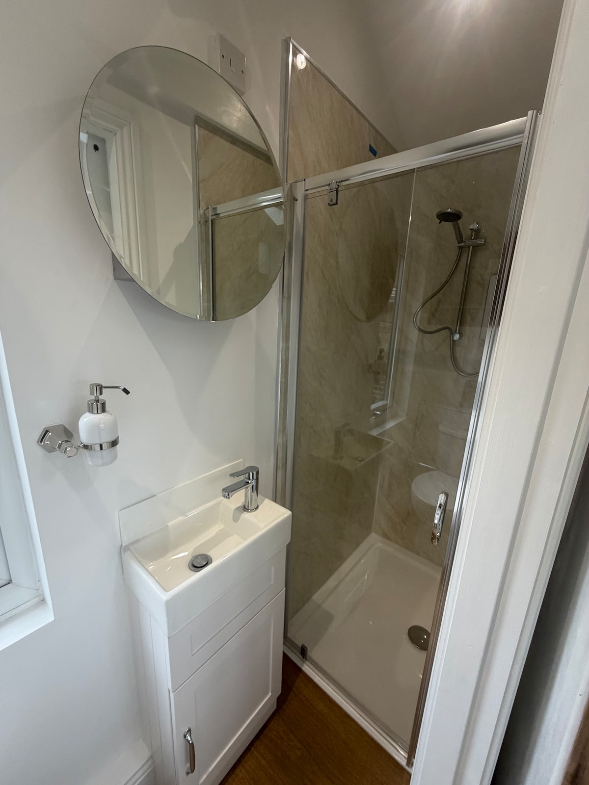 Air conditioned cosy cabin retreat in Derbyshire – photo 8
