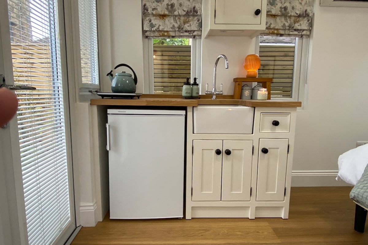 Air conditioned cosy cabin retreat in Derbyshire – photo 12