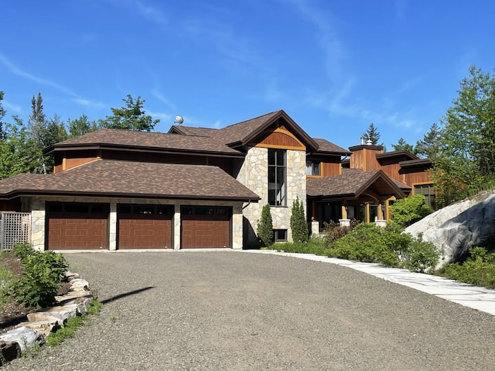 Lakefront Home | Pool, Spa & Private Dock - Saint-Sauveur