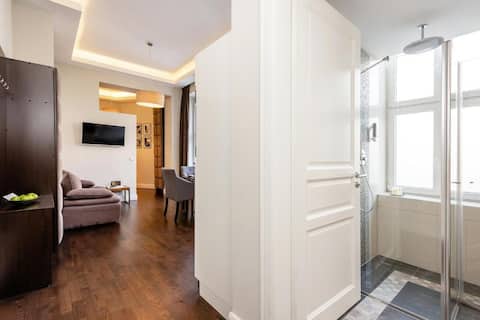 Popular Airbnb listing: Arbio I Arabel 1 Room Studio Apartment in Tiergarten
