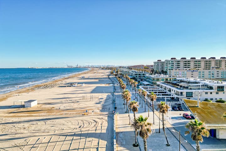 A 50 Metros De La Playa, Con Piscina Y Balcón - Alboraya