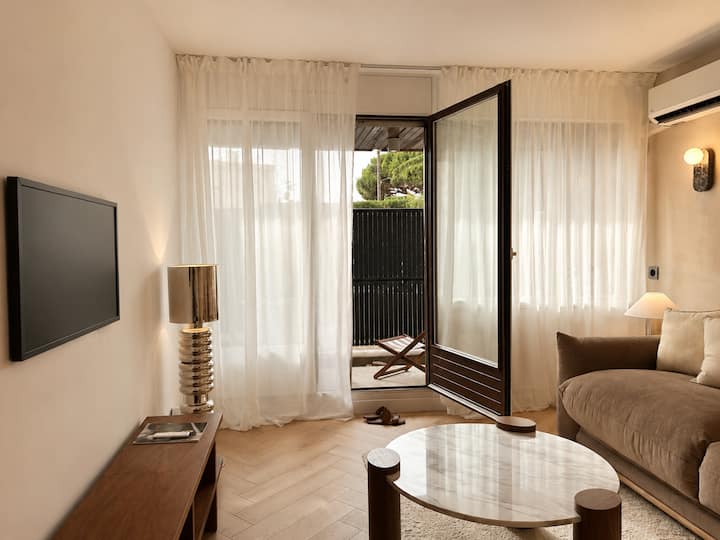 Le Valescure - Studio Rénové Avec Extérieur - Saint-Raphaël