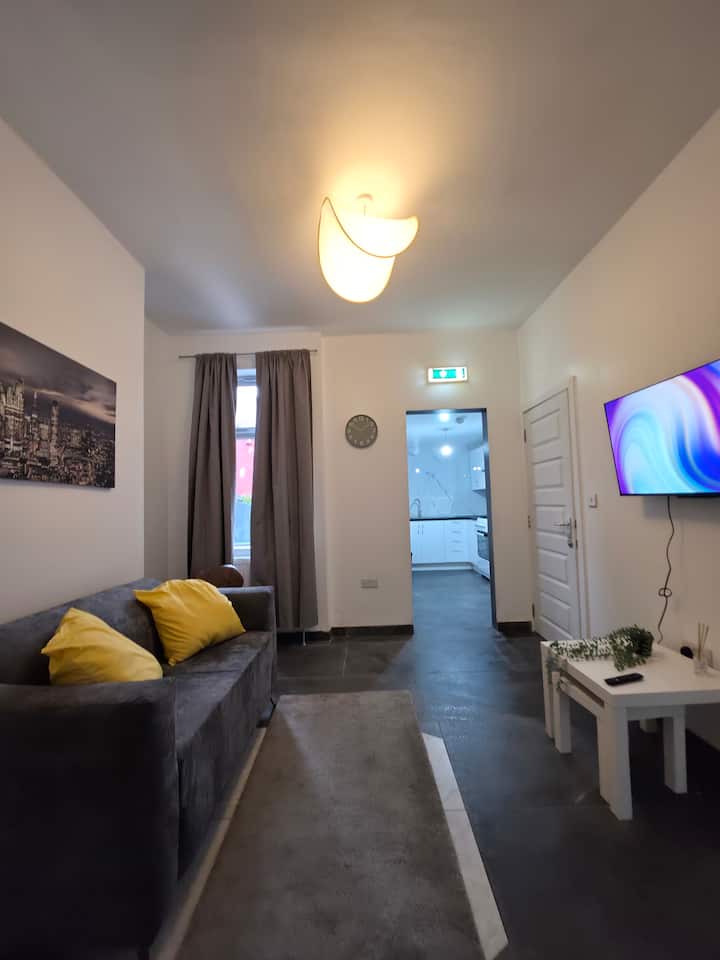 Abis Haven- 4 Bed House - Liverpool