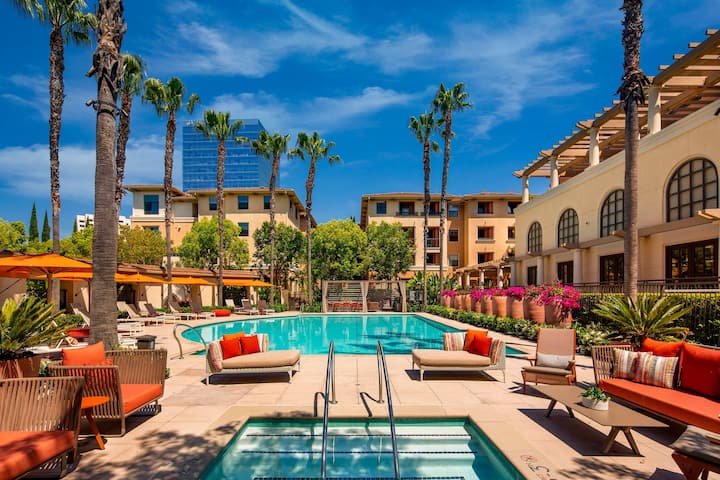 Luxury 2bd2bth Apartment Center Area Pool/gym/mall - Aliso Viejo, CA