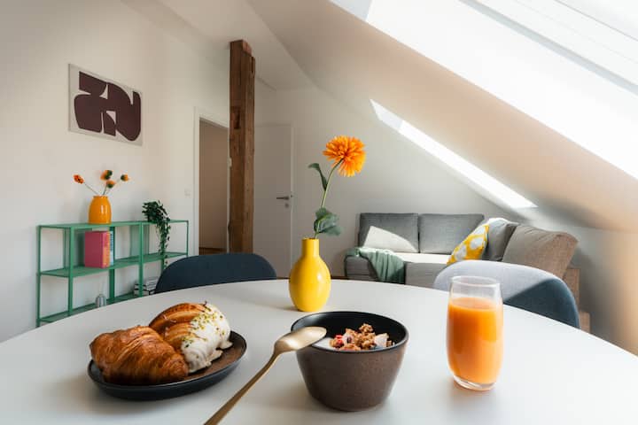 Noor | Cozy Dopamine Loft  Central & Stylish - Graz