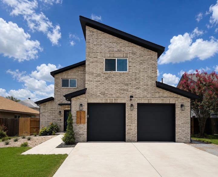Stylish 3br Home | Workspace + Media Room - Round Rock, TX