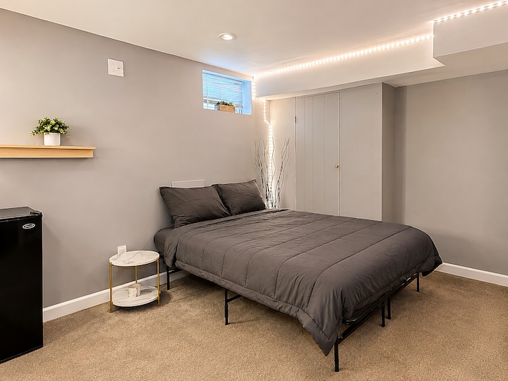 Cozy 1br Private Retreat | Games Bars And Downtown - Baltimore, MD
