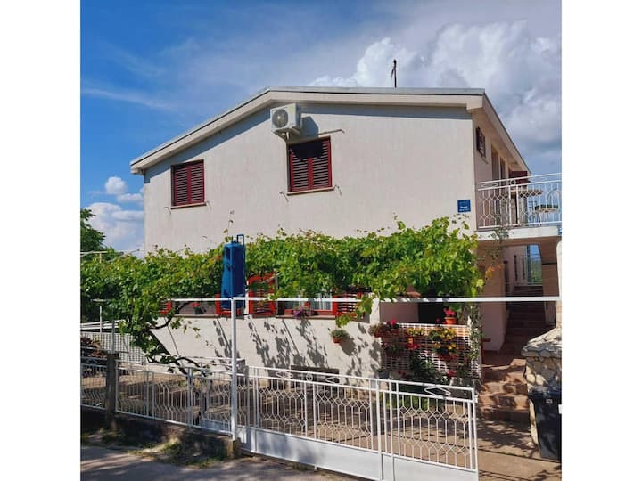 Tisno Countryside Apartment Hideaway - Tisno