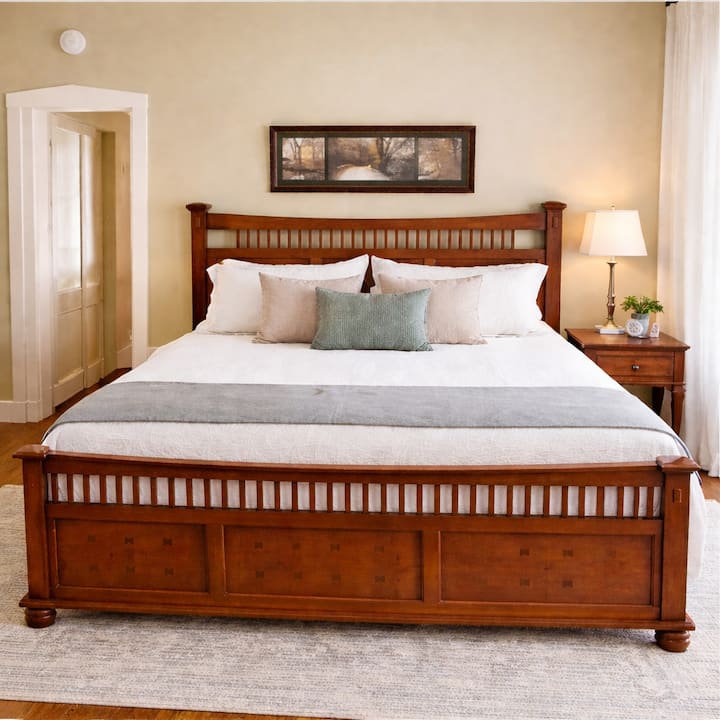 King Suite 103 - South Haven, MI