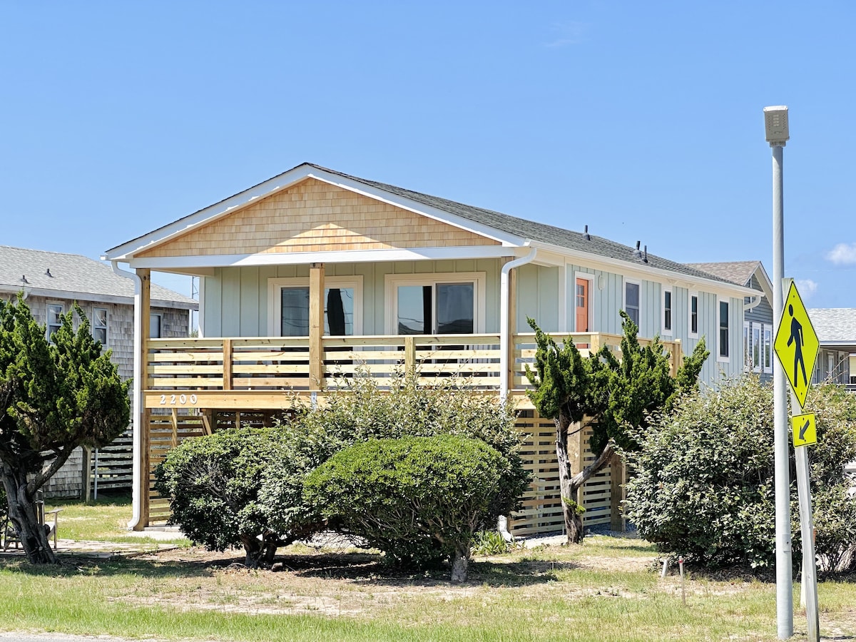 Just Renovated - Semi Oceanfront - Steps to Beach!