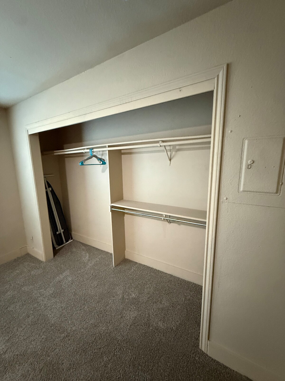 Near DT 1/1 walkable food & bars, easy parking