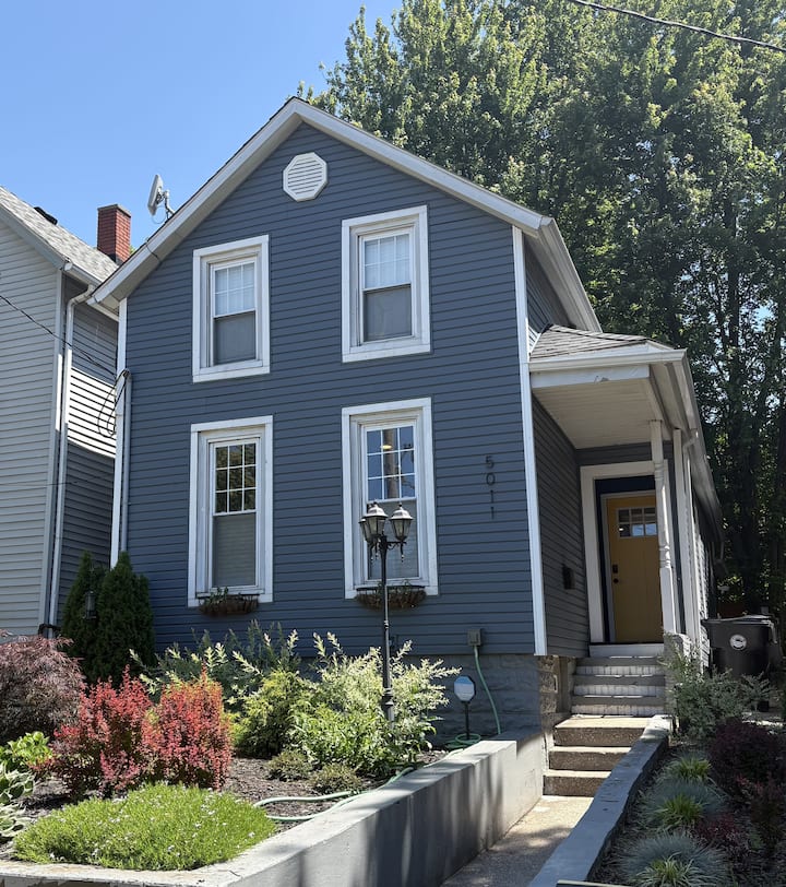 Art-filled Lake Erie Hideaway - Cleveland, OH
