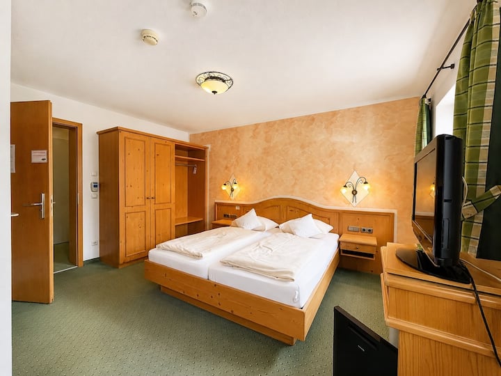 Hotel Schatten | Doppelzimmer 11 - Garmisch-Partenkirchen
