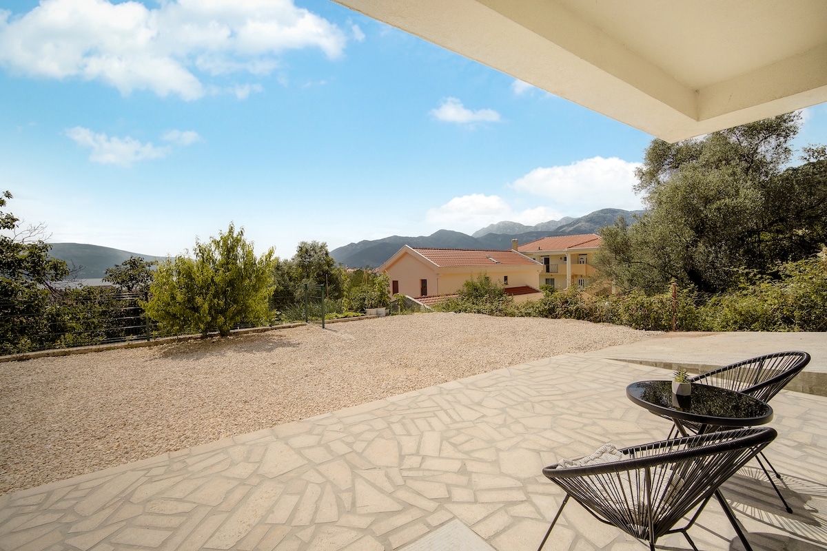 spacious-stylish-1-bedroom-apartment-with-terrace-apartments-for-rent