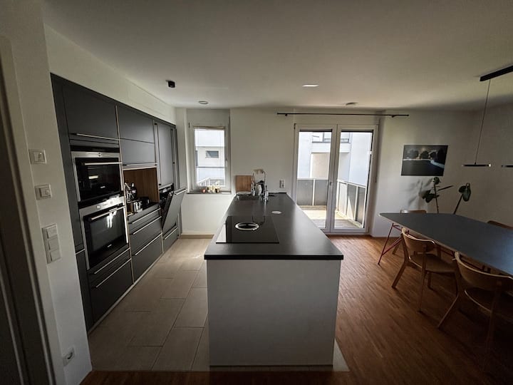 Apartment Mit Tiefgarage & Balkon In Regensburg - Regensburg