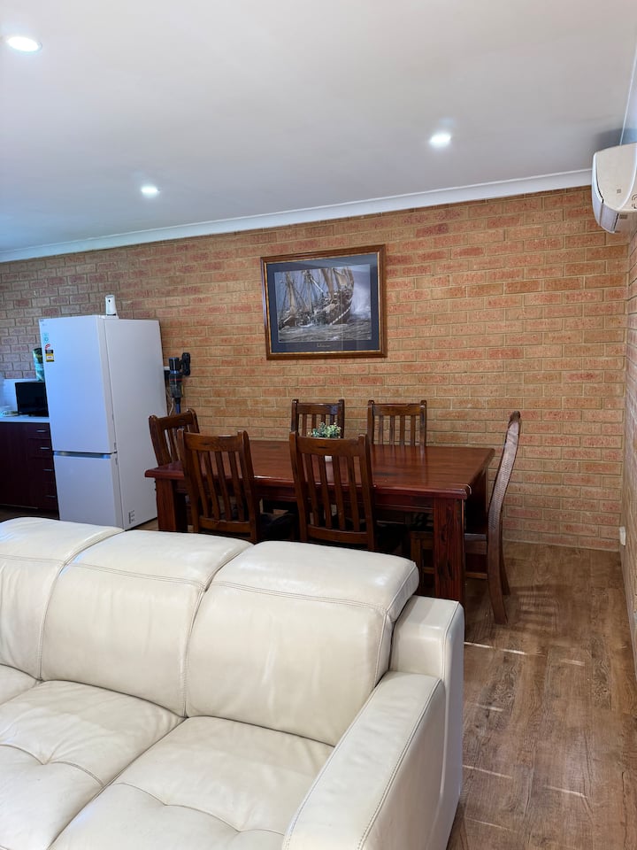 Corner 2x1 Unit Self Check-in - Geraldton