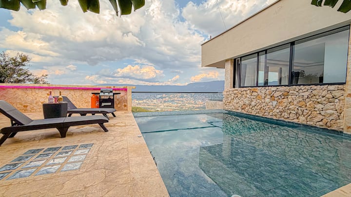 Ultra-luxury Villa | Infinity Pool & Poblado Views - Medellín, Colombia