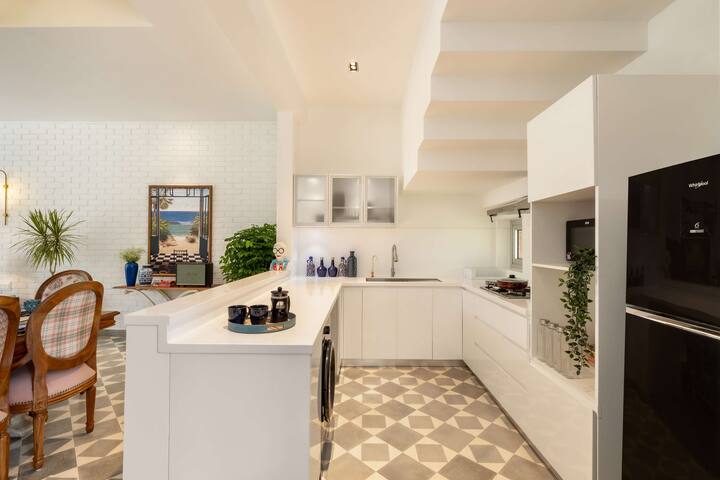 Full kitchen image 1