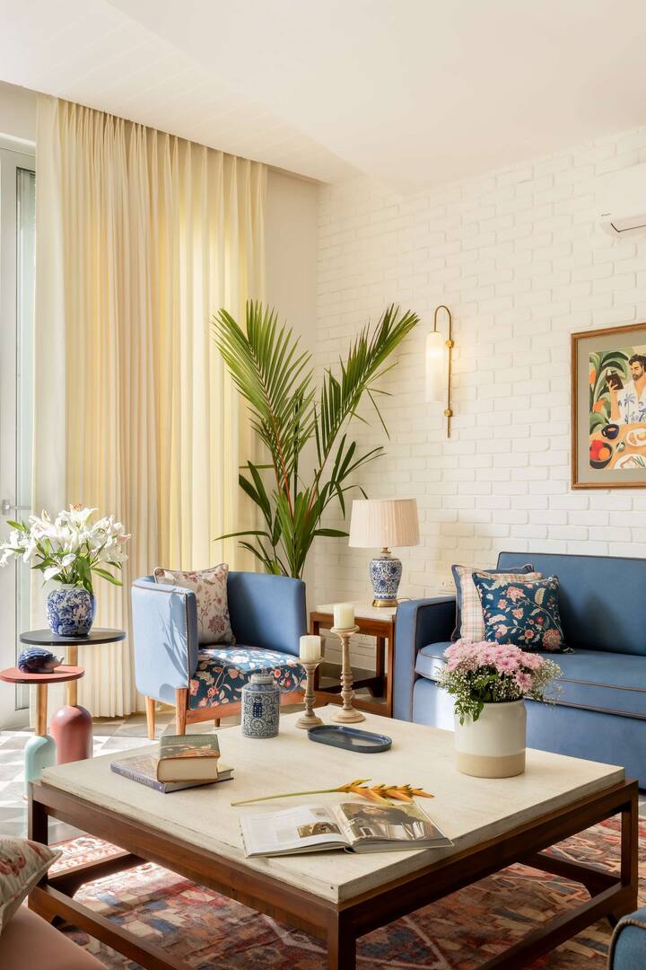 Living room image 10