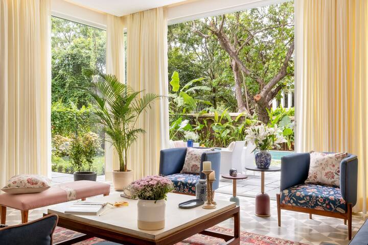 Living room image 1