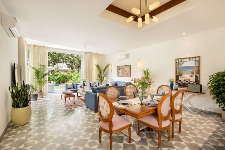 Dining area image 1