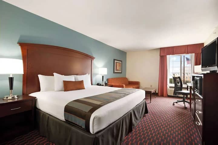 King Queen Suite | Wingate San Marcos | Pool - San Marcos, TX