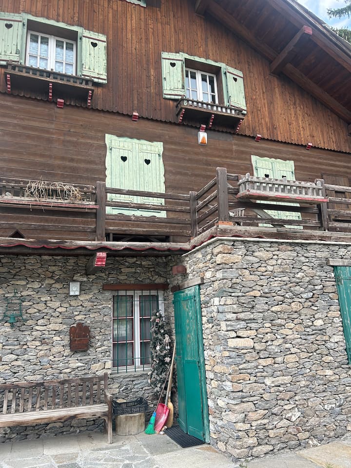 Chalet A 3 Minuti Dal Centro Con Giardino. - Sestriere