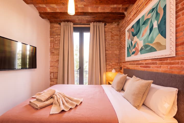 Poble Sec  Cozy 4-bedroom Group Flat For 8 People - Barcelona