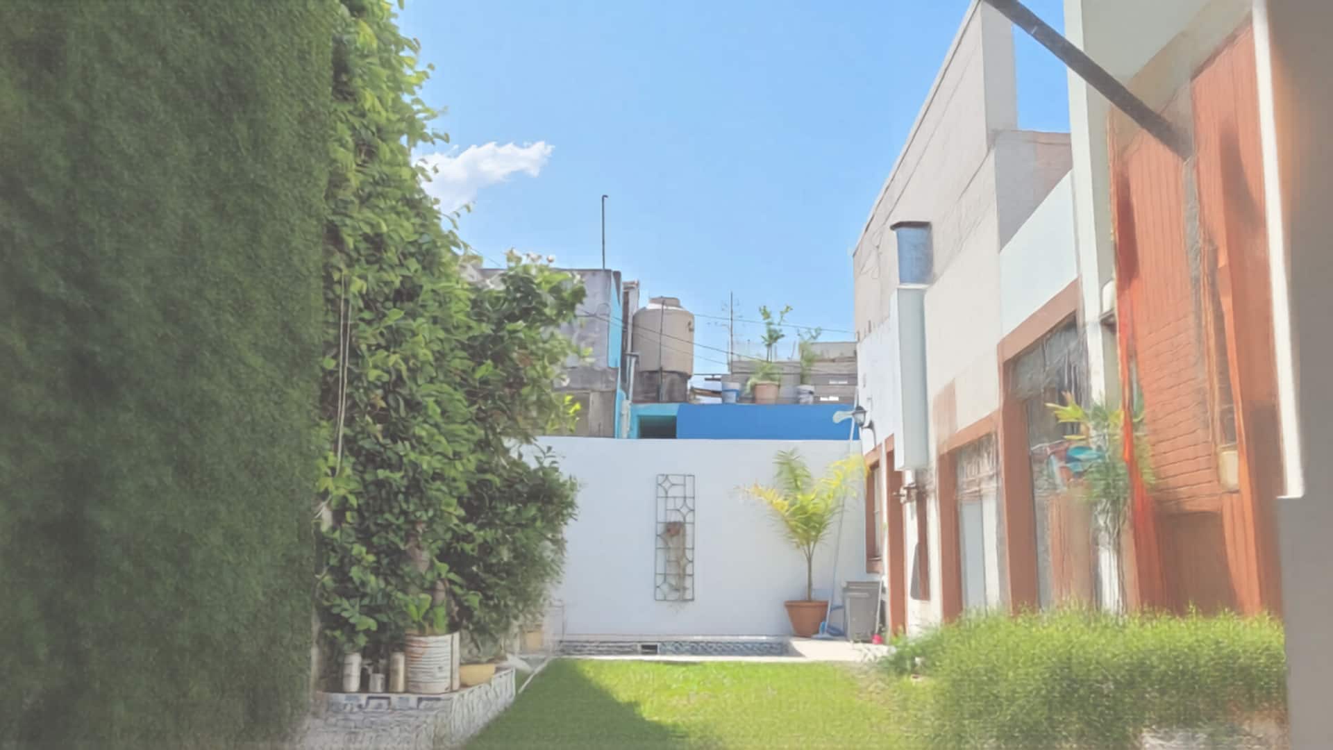 Casa com piscina e churrasqueira