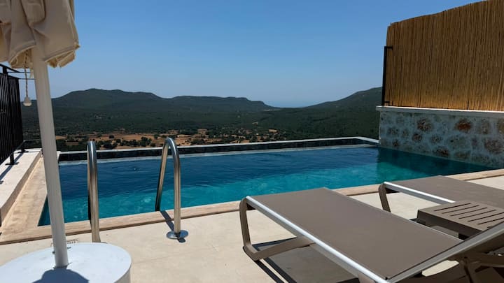 Hillside Villa With Private Pool, Kaş (A2) - Turquía