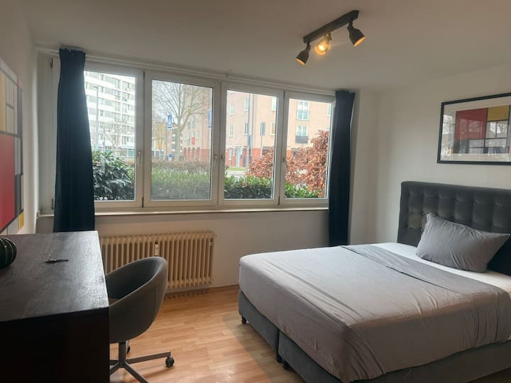 Modern 3br Apartment In Dusseldorf-bilk - Neuss