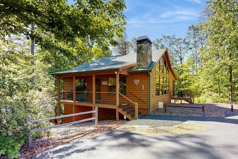 Pretty 1BR Mountainview | Hot Tub | Sauna