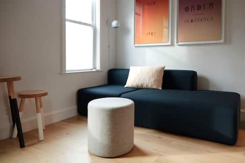 Popular Airbnb listing: Mid-Century Modern Guest-suite in Greenpoint in Brooklyn