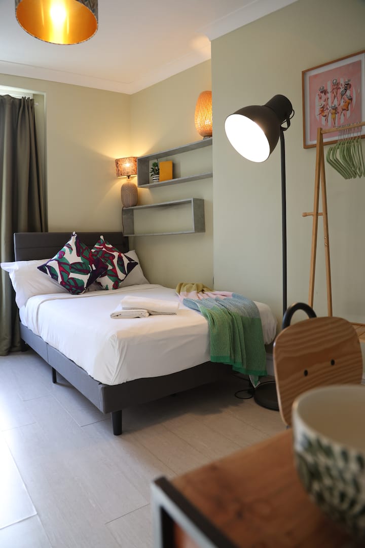 The Cally Compact Studio - London