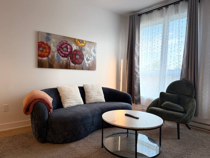 Crisp & Modern 2br Stay In Mtl - Montreal