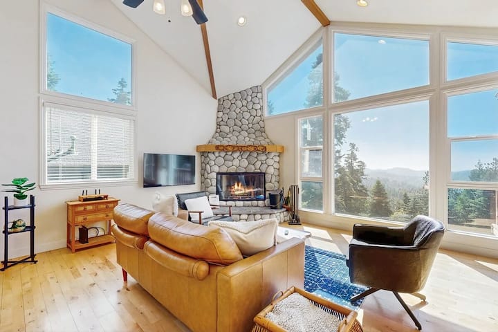 Pinetree Palace | Treetop Views | Games | Sleeps 6 - Lake Arrowhead, CA