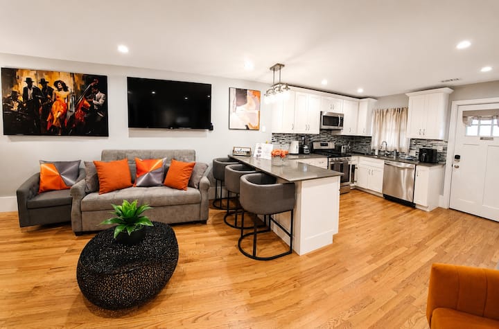 2 Bedroom, 3 Beds, Apartment, Near Downtown Boston - Boston, MA