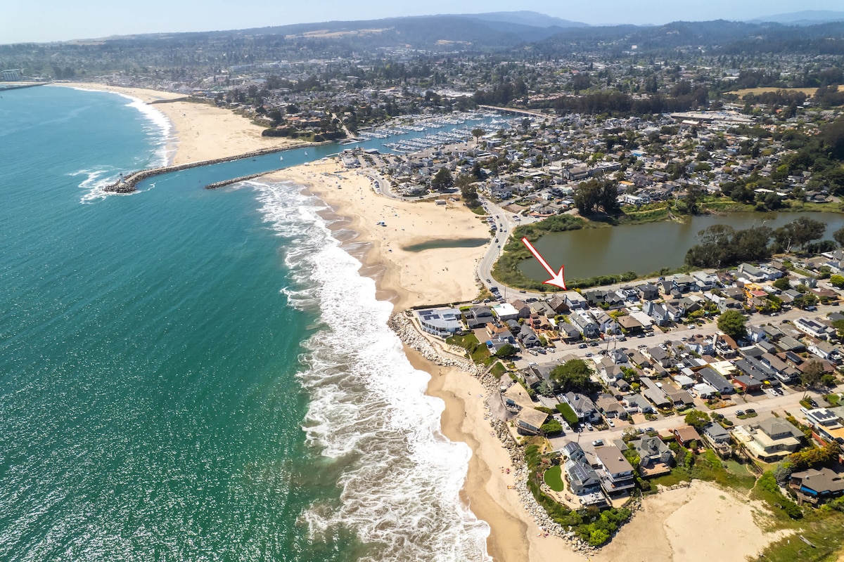 Twin Lakes beachfront house
