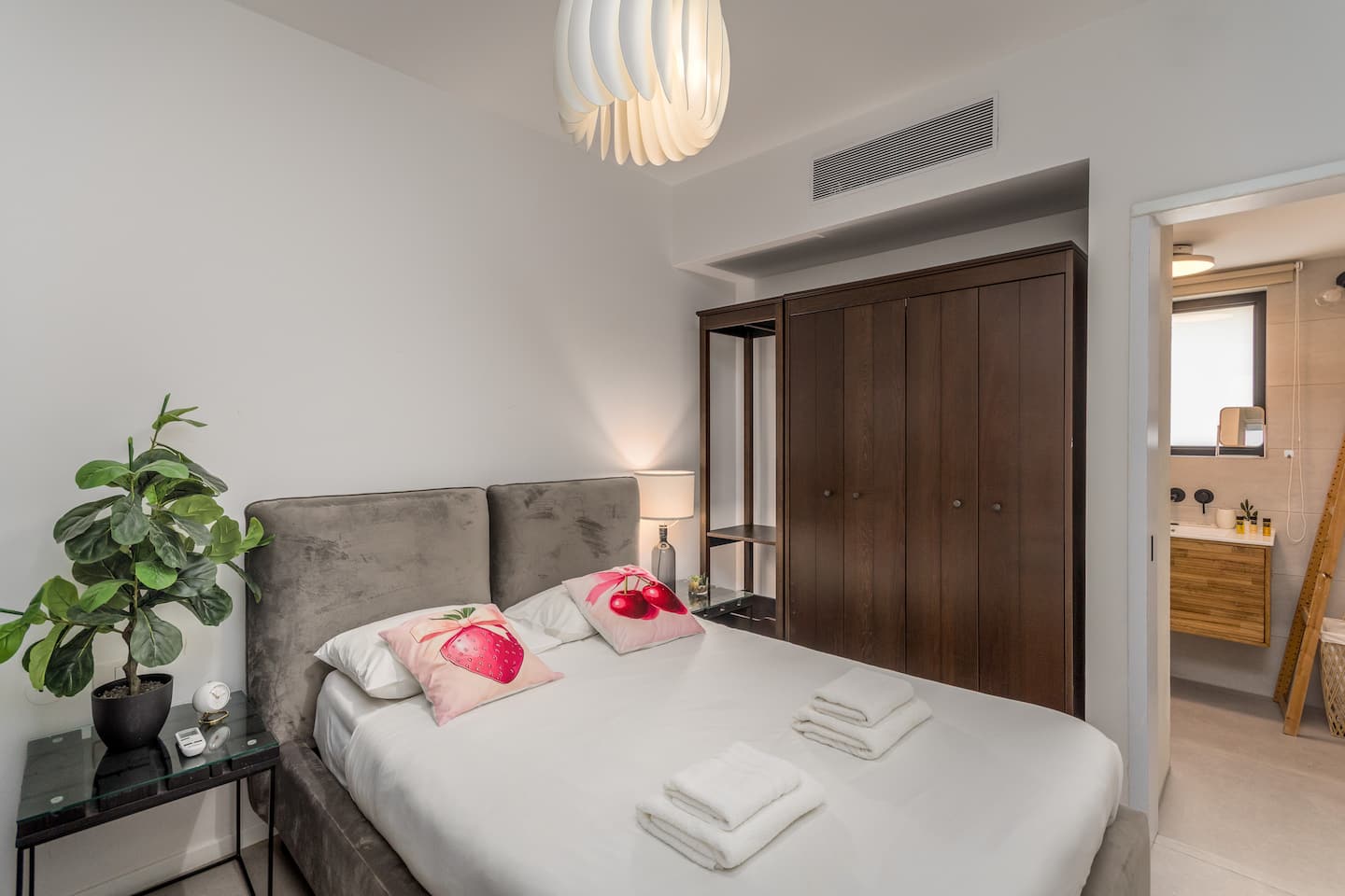 Family Triplex · 220 m² in The Souk — Carmel Market & Kerem HaTeimanim, Tel Aviv — photo 6