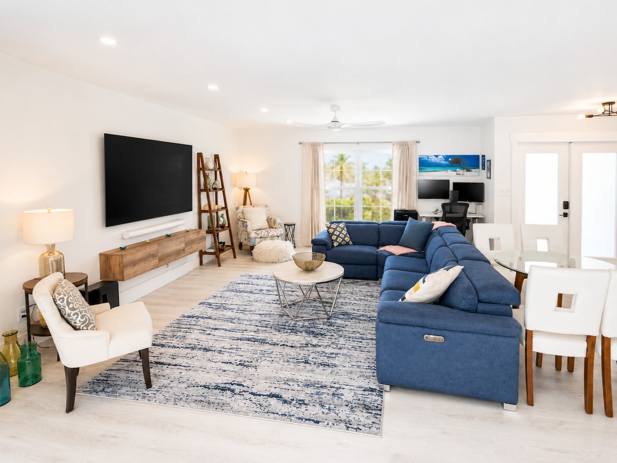 Living room image 3