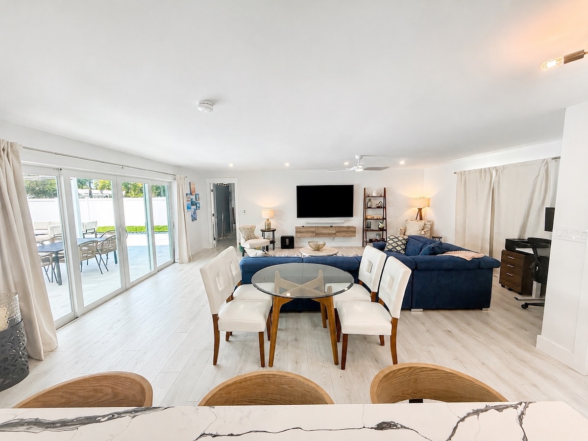 Living room image 1